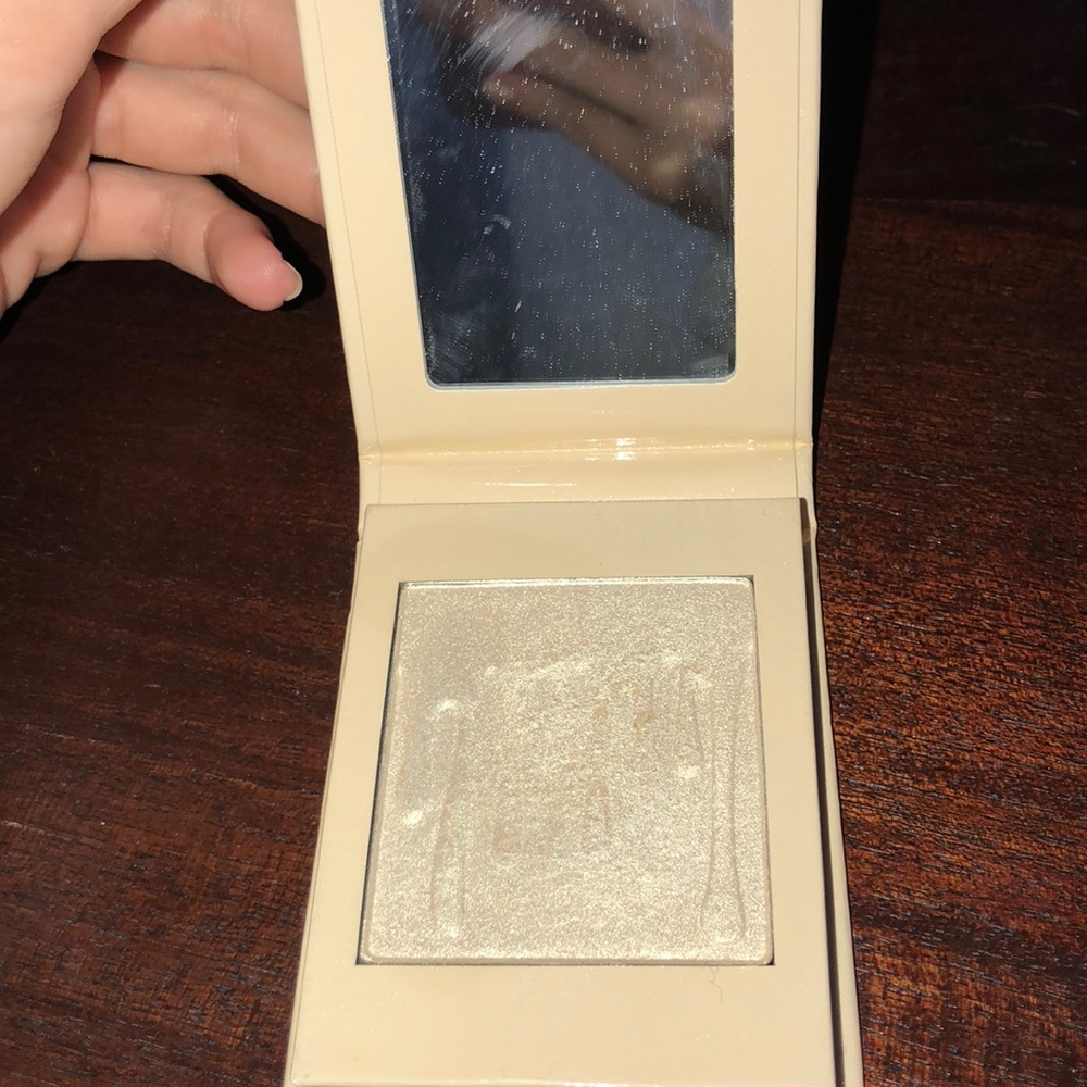 Kylie Cosmetics French Vanilla Highlighter
